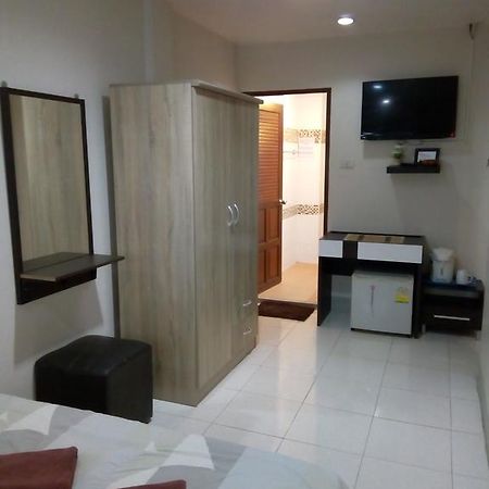 Living Room Guesthouse & Cafe Bar Karon 외부 사진