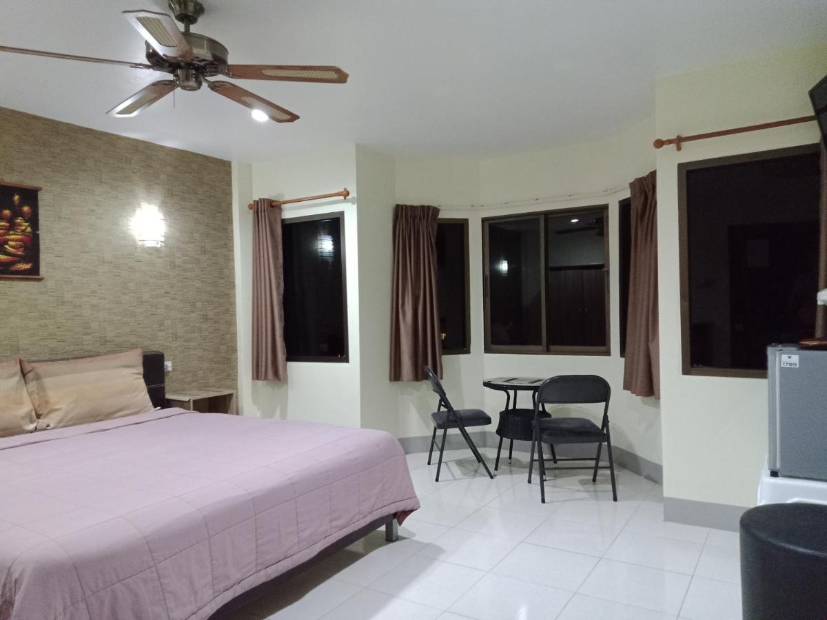 Living Room Guesthouse & Cafe Bar Karon 외부 사진