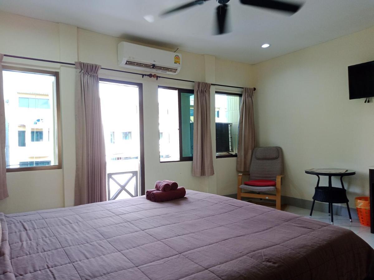 Living Room Guesthouse & Cafe Bar Karon 외부 사진