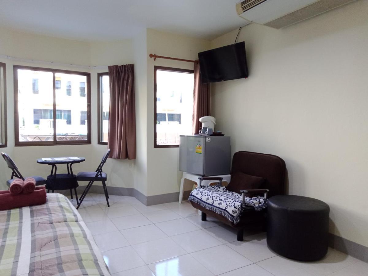 Living Room Guesthouse & Cafe Bar Karon 외부 사진
