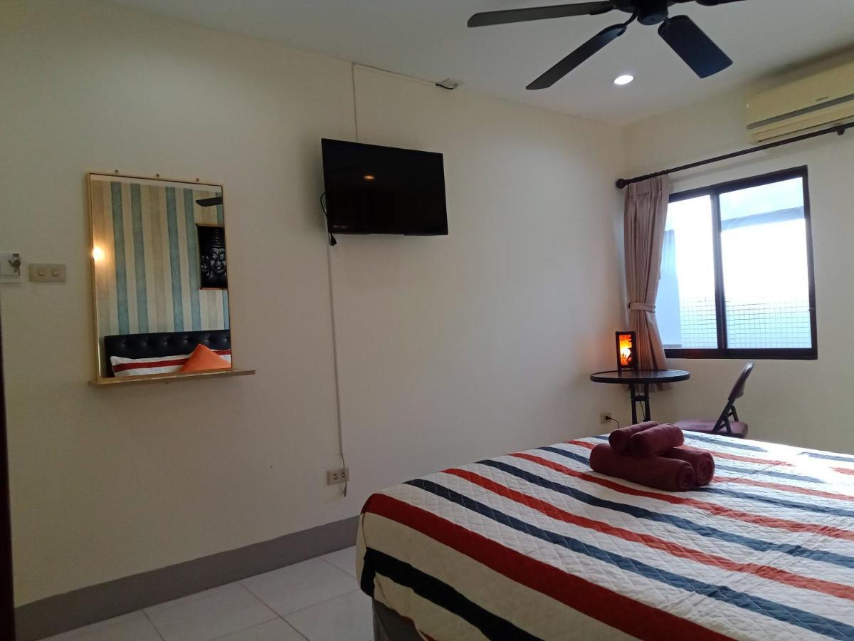 Living Room Guesthouse & Cafe Bar Karon 외부 사진