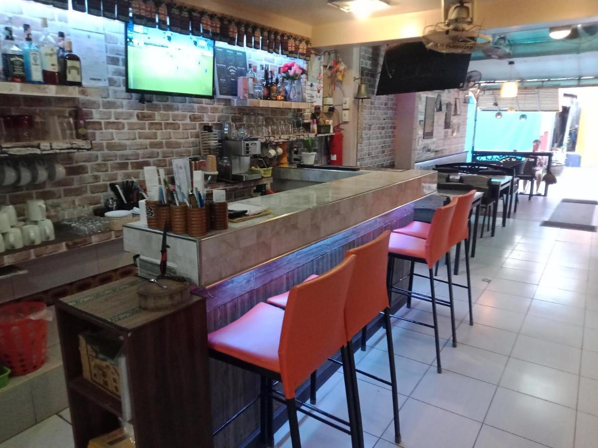Living Room Guesthouse & Cafe Bar Karon 외부 사진