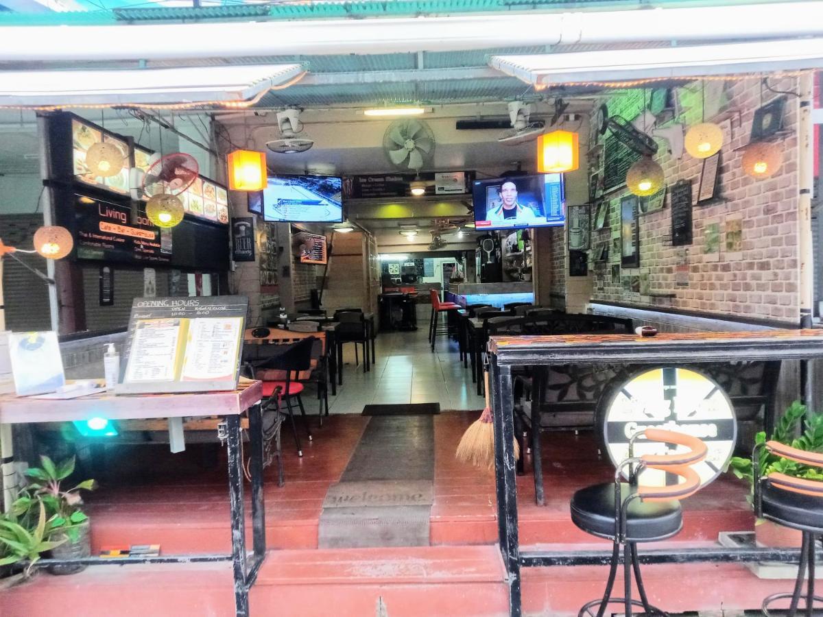 Living Room Guesthouse & Cafe Bar Karon 외부 사진