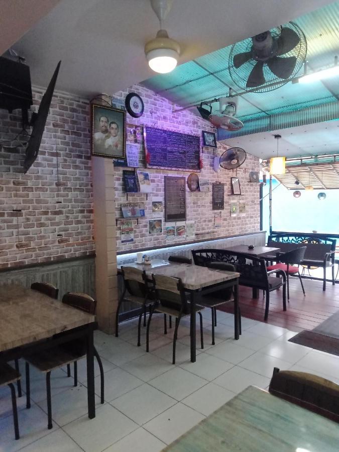 Living Room Guesthouse & Cafe Bar Karon 외부 사진