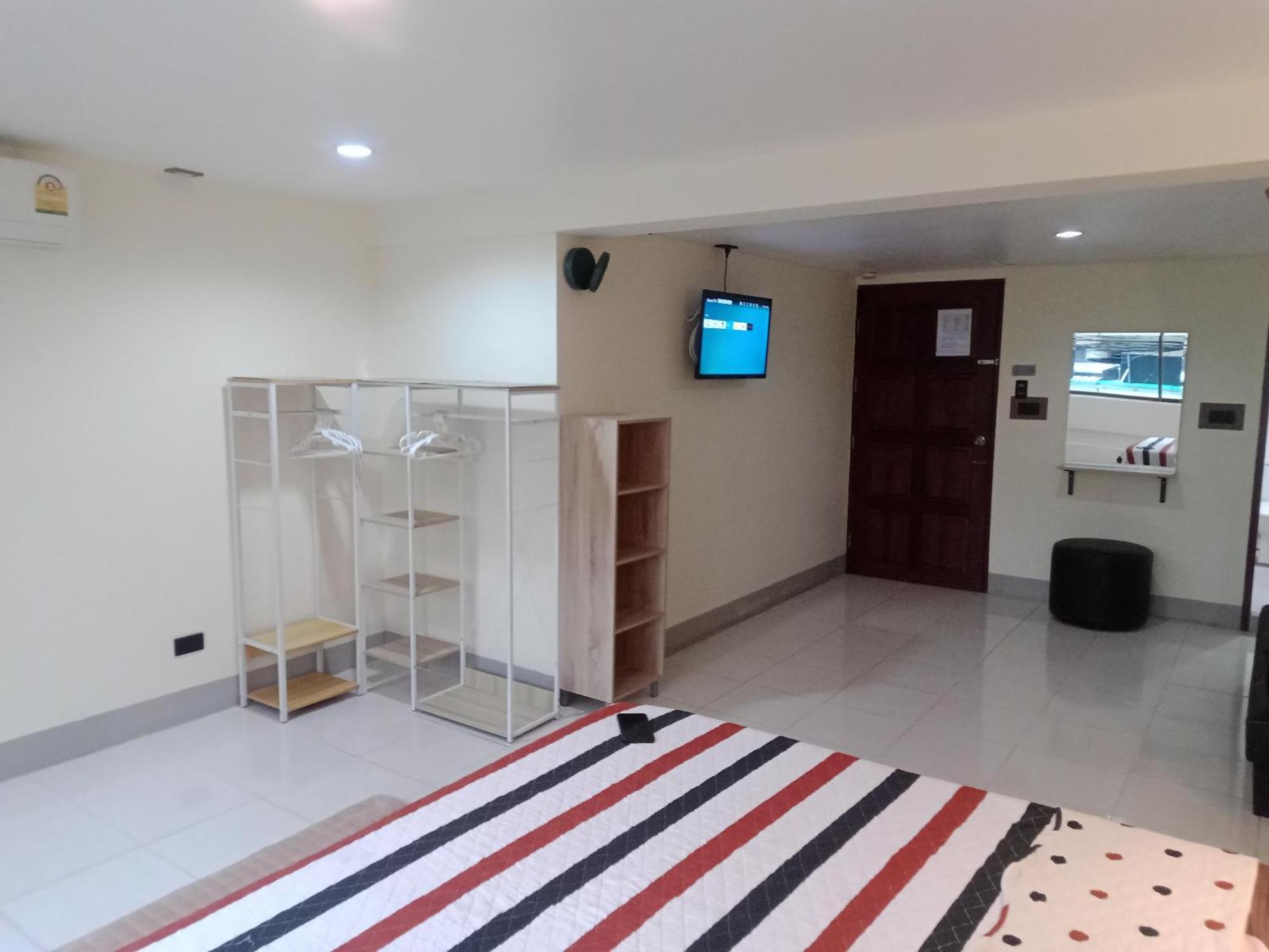 Living Room Guesthouse & Cafe Bar Karon 외부 사진